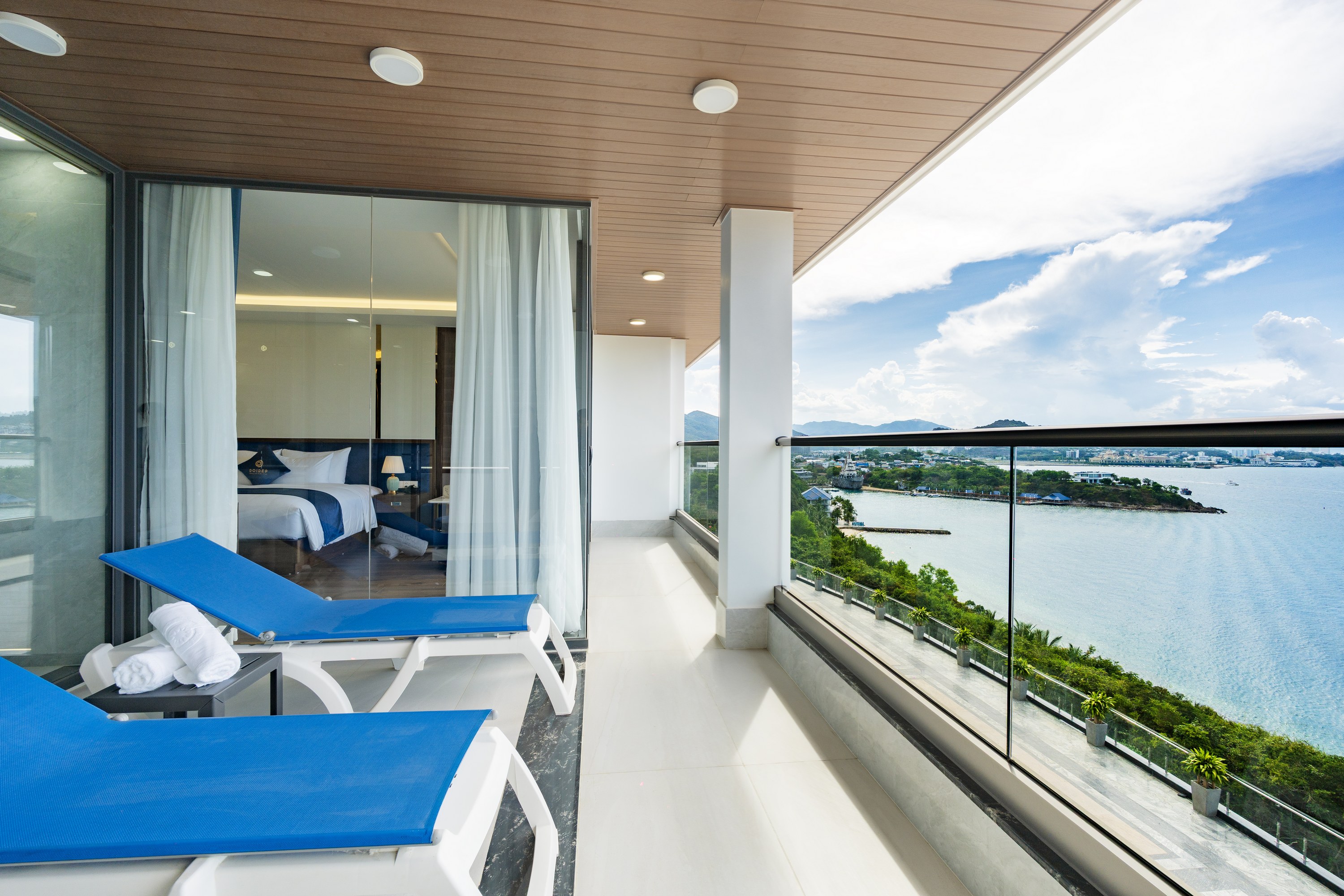 Presidential Ocean Suite Room